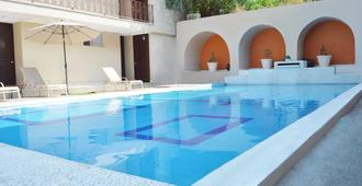 Hotel Zirahuen - Lazaro Cardenas - Pool