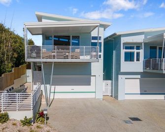 Tea Trees - Modern Townhouse, Village and Beach - Woolgoolga - Edificio
