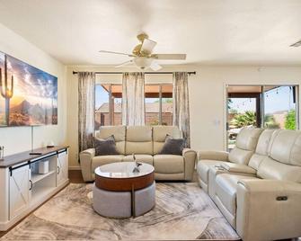 Sunlit Sandscape Villa Private Sauna Heated Pool Hot Tub Hosted By Relaxtay - Casa Grande - Sala de estar