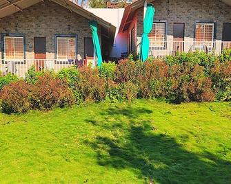 Sunshine Resort - Pune - Vista del exterior