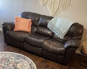 Home in Groves - Groves - Sala de estar