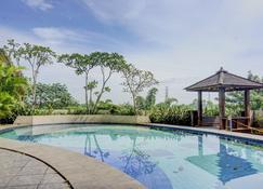 Skyland Bogor Valley Apartments - Bogor - Pool