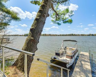 Lakefront Chetek Haven Dock, Screened Ga - Chetek