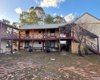 Settlers House York - York - Edificio