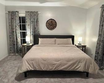 Sovereign Cottage - Farm Land/Hot Tub/Outdoor Area - Fuquay-Varina - Habitación