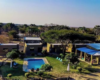 Destiny Blo Inn - Kachikau - Pool