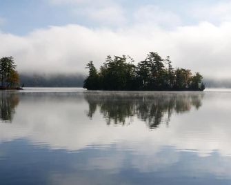 Tea Island Resort - Lake George