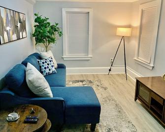 Downtown Roanoke - Roanoke - Living room