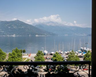 Camin Hotel Luino - Luino - Balkón