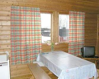 Holiday Home Riitula by Interhome - Taivalkoski - Comedor