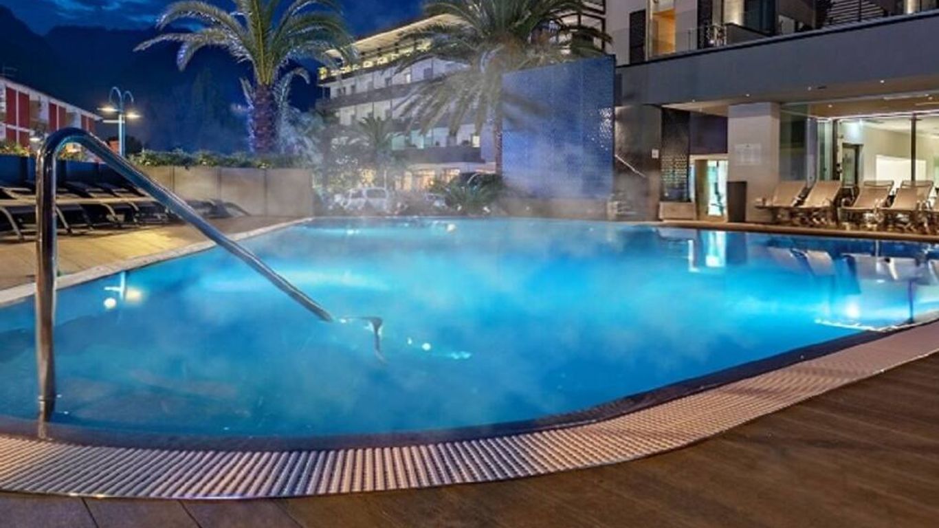 Lake Front Hotel Mirage