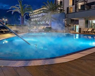 Lake Front Hotel Mirage - ריבה דל גארדה - בריכה