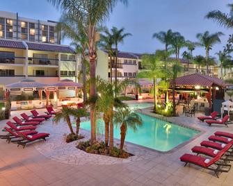 Atrium Hotel At Orange County Airport - Irvine - Pool