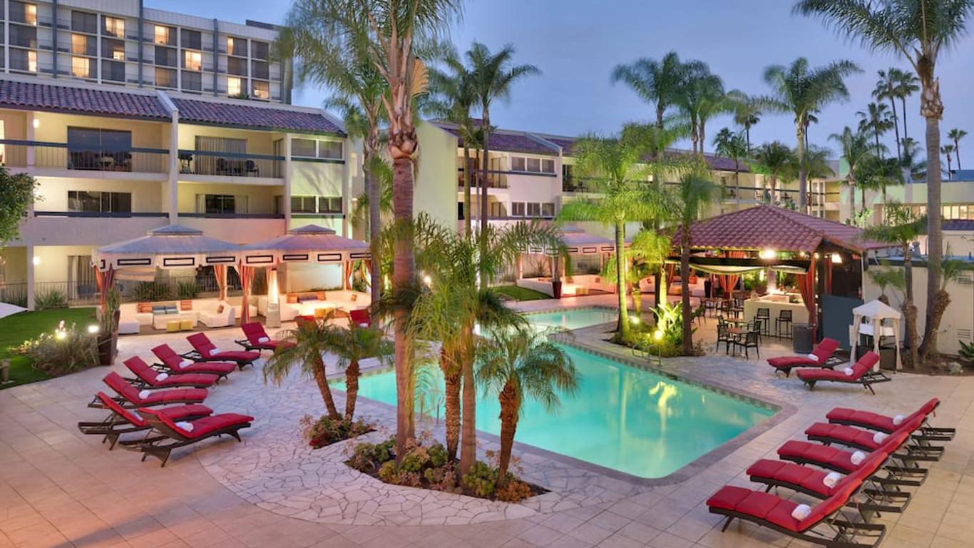 Atrium Hotel Orange County