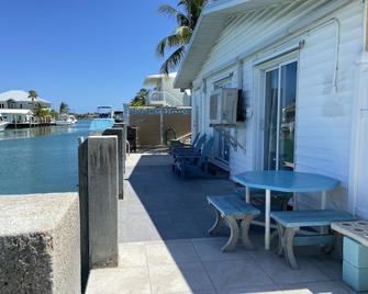 50 Dock On Vaca Cut, Deep Wide Unlimited Dockage - Marathon - Patio