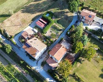 Vacation House Rita in green Umbria - Branca - Edificio