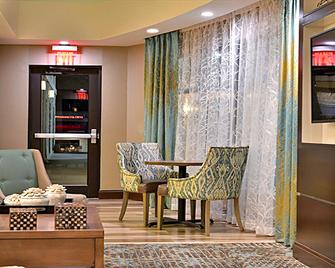 Holiday Inn Express & Suites Schulenburg - Schulenburg - Lobby