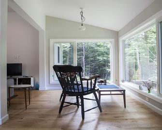 Forest Property In The Adirondack Park - Adirondack - Dining room