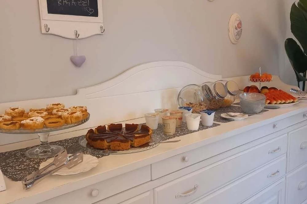 B&B Nadine Forlì - boutique eco stay con parcheggio gratuito - Forlì - Buffet