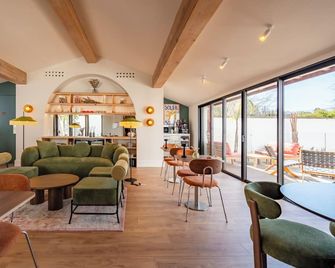 Boutique-Hôtel Villa Maïtia - Юстаритс