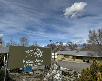 Eastern Sierra Motor Lodge - Independence - Outdoors view