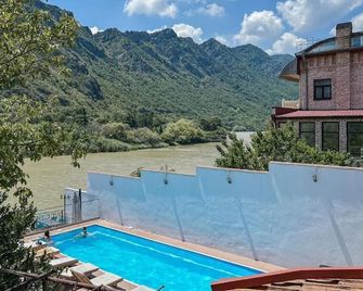 River Front Mtskheta - Miskheta - Piscina