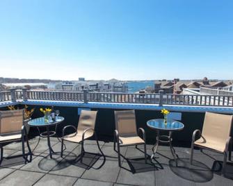 Admiral Fitzroy Inn - ניופורט - מרפסת