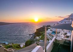 Theodora Suites - Adults Only - Oia - Balkon