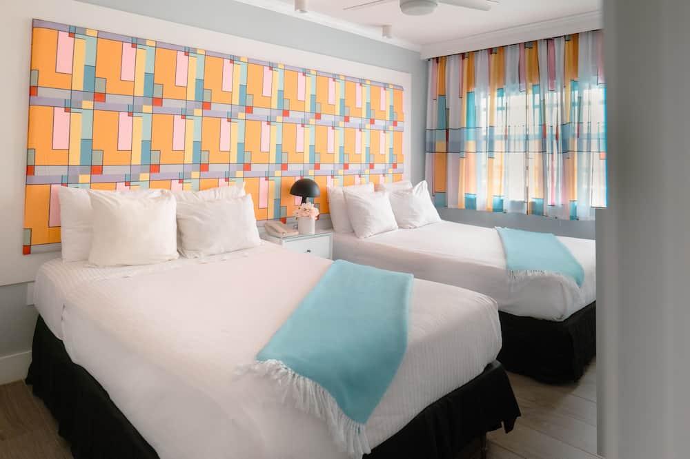 Fashion Boutique Hotel C 132 C 5 3 3 . Miami Beach Hotel