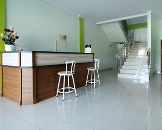 Airy Tanjung Gading Gatot Subroto 63 Bandar Lampung - Bandar Lampung - Front desk