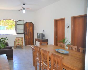 Marujo Hostel - Ubatuba - Dining room