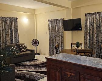 Charming Castle Berry 1-bedroom apartment unit 206 with WiFi, AC in Brighton - Kingstown
