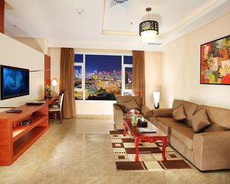 Best Western Plus Salmiya - Salmiya - Living room