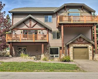 Flathead Lake Getaway with Balcony, Fireplace! - Somers - Building