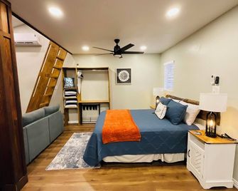 Cozy cabin in Kountze, Tx, Enjoy your own private Hot -tub. - Kountze - Habitación