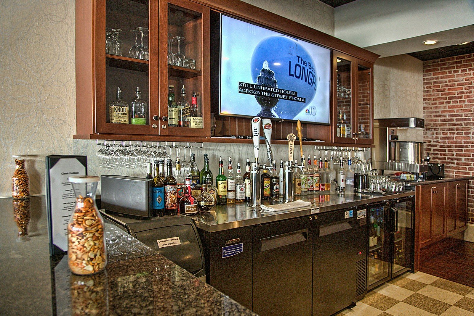 The Hotel Warner - West Chester - Bar