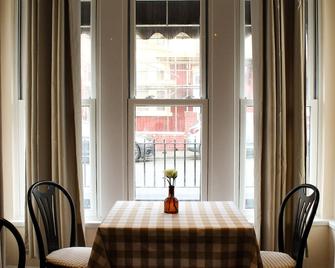 Mary House 46 - Porthcawl - Dining room