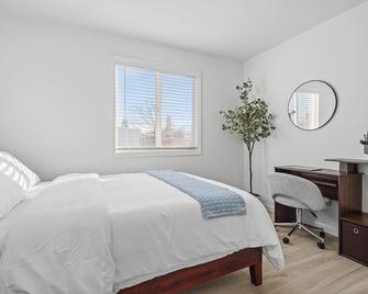 Great location! Family-friendly Oasis with Central AC and XBOX / Sleeps 8 - Fremont - Bedroom
