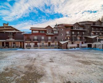 Apartment in French Alps near Ski Resort - Allos - Bâtiment