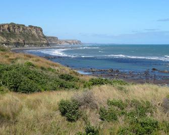 Cute & Quiet Ohawe Cottage - Hawera