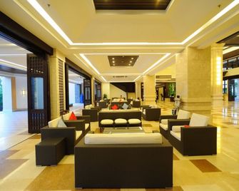 Shengyi Holiday Villa Hotel - סניה - לובי