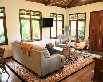 The Lodge Maribaya - Bandung - Living room