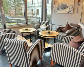 Hotel am Kurpark - Шьонебек - Лаунж