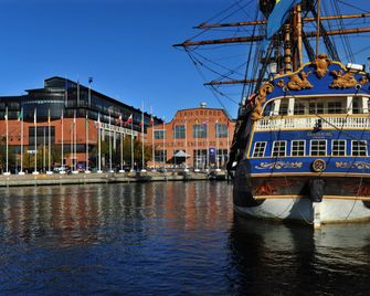 Quality Hotel 11 - Gothenburg - Building