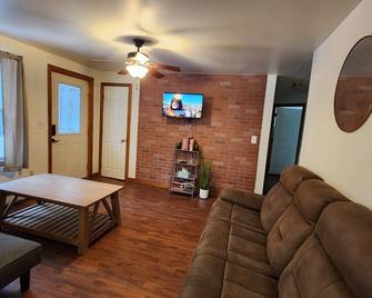 Welcome to the Webster Place! A Charming 3-bedroom house in fabulous Franklin. - Franklin - Soggiorno