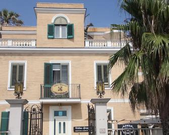 Villino Gregoraci Relais - Santa Marinella - Budova
