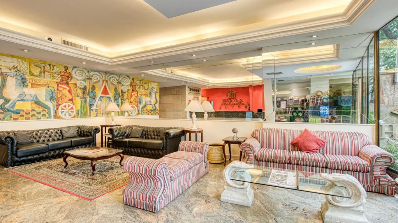 Augusto's Copacabana Hotel