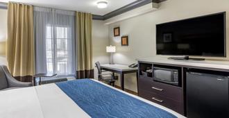Comfort Inn & Suites Near Universal - N. Hollywood - Burbank - Los Ángeles