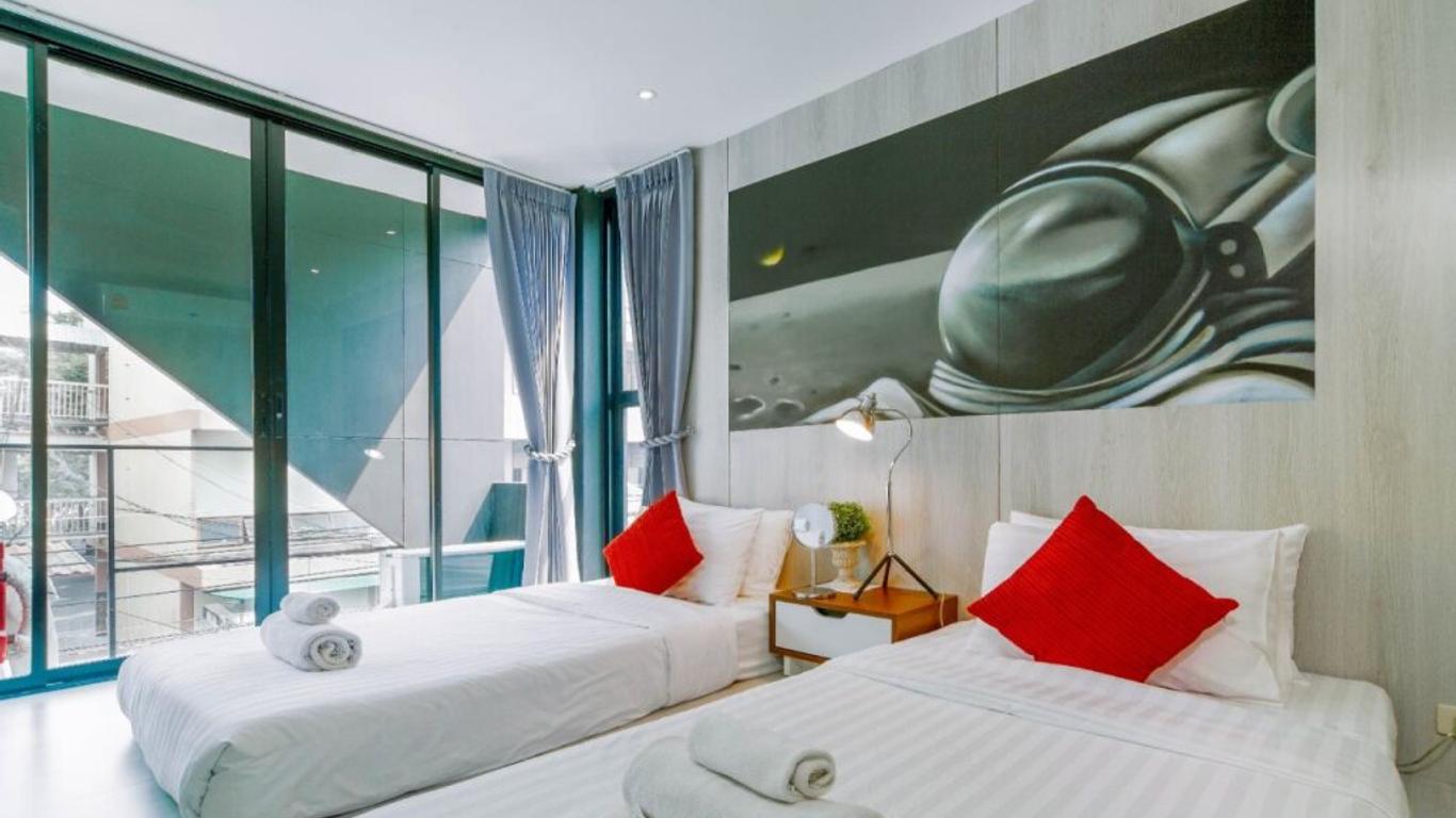 سليب ووكر بوشتيل - هوستل