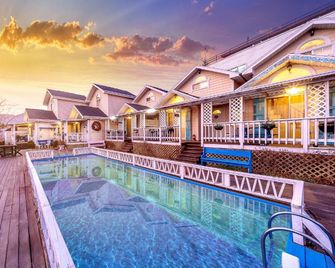 Ganghwa Edenjungwon Pension - Hwado-myeon - Piscina